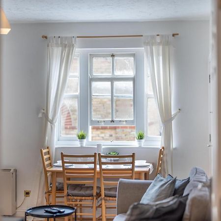 Stansted Airport & Bishops Stortford Town Centre Professional Apartment Бишопс-Стортфорд Экстерьер фото