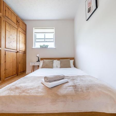 Stansted Airport & Bishops Stortford Town Centre Professional Apartment Бишопс-Стортфорд Экстерьер фото