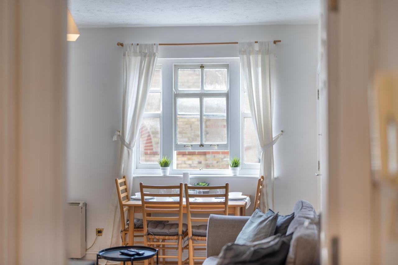 Stansted Airport & Bishops Stortford Town Centre Professional Apartment Бишопс-Стортфорд Экстерьер фото