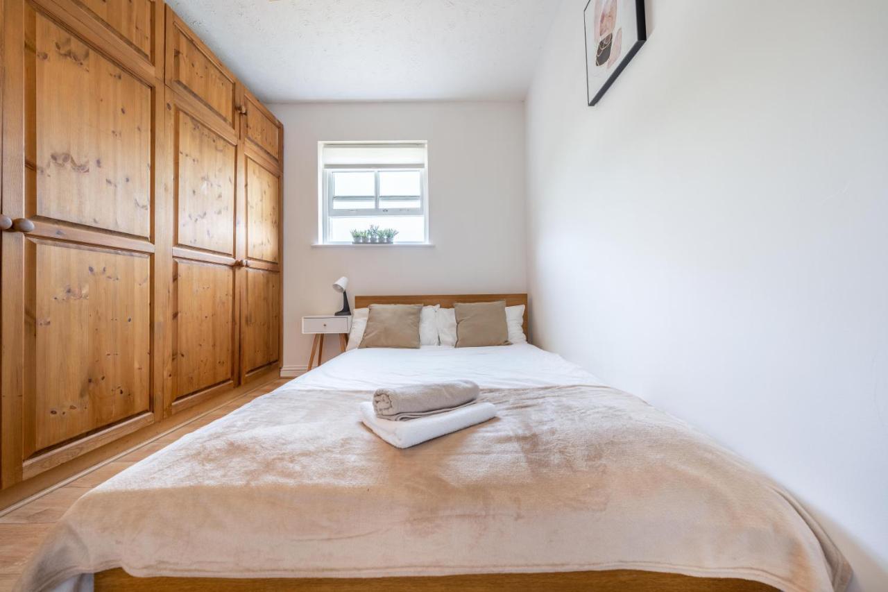 Stansted Airport & Bishops Stortford Town Centre Professional Apartment Бишопс-Стортфорд Экстерьер фото
