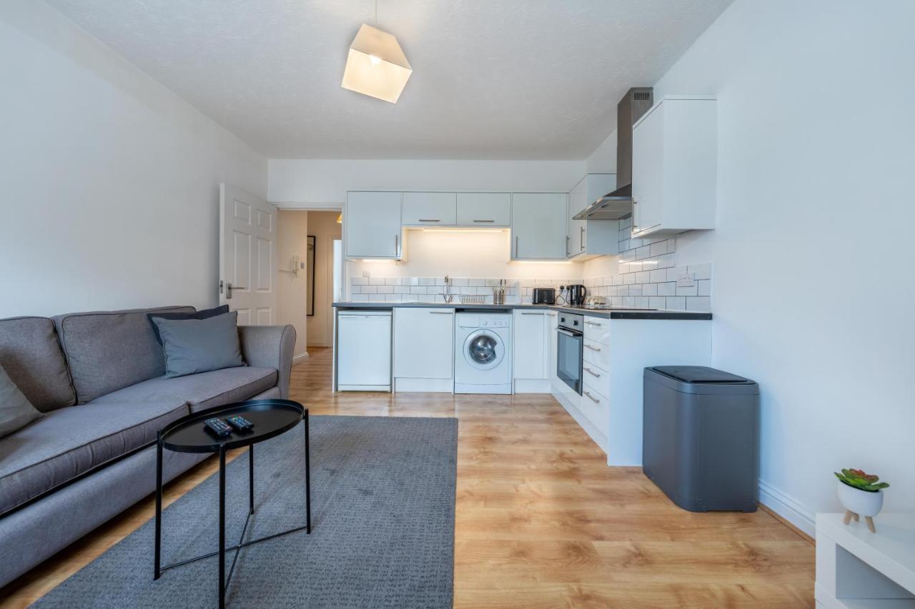 Stansted Airport & Bishops Stortford Town Centre Professional Apartment Бишопс-Стортфорд Экстерьер фото